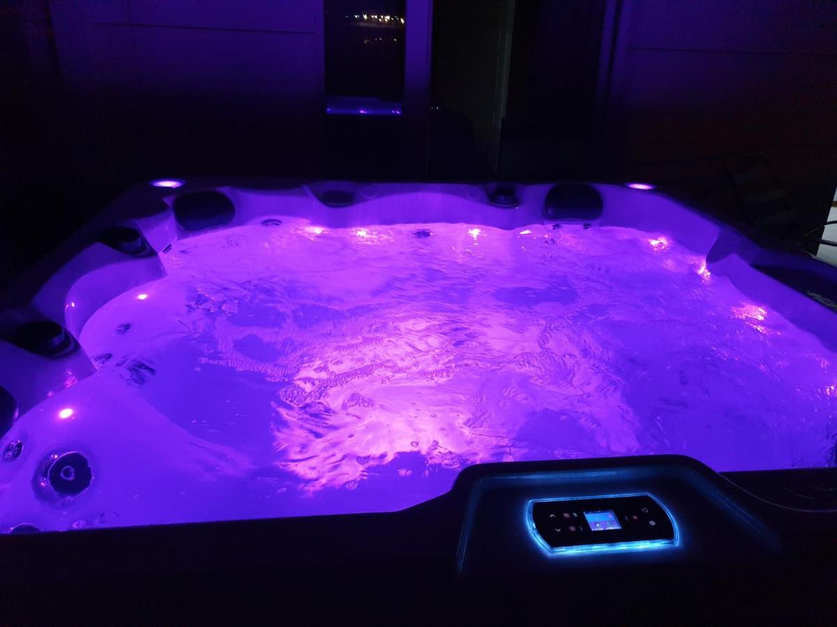 Апартаменти Abelia, Two Terraces, Hot Tub, Free Parking Дубровник Екстер'єр фото