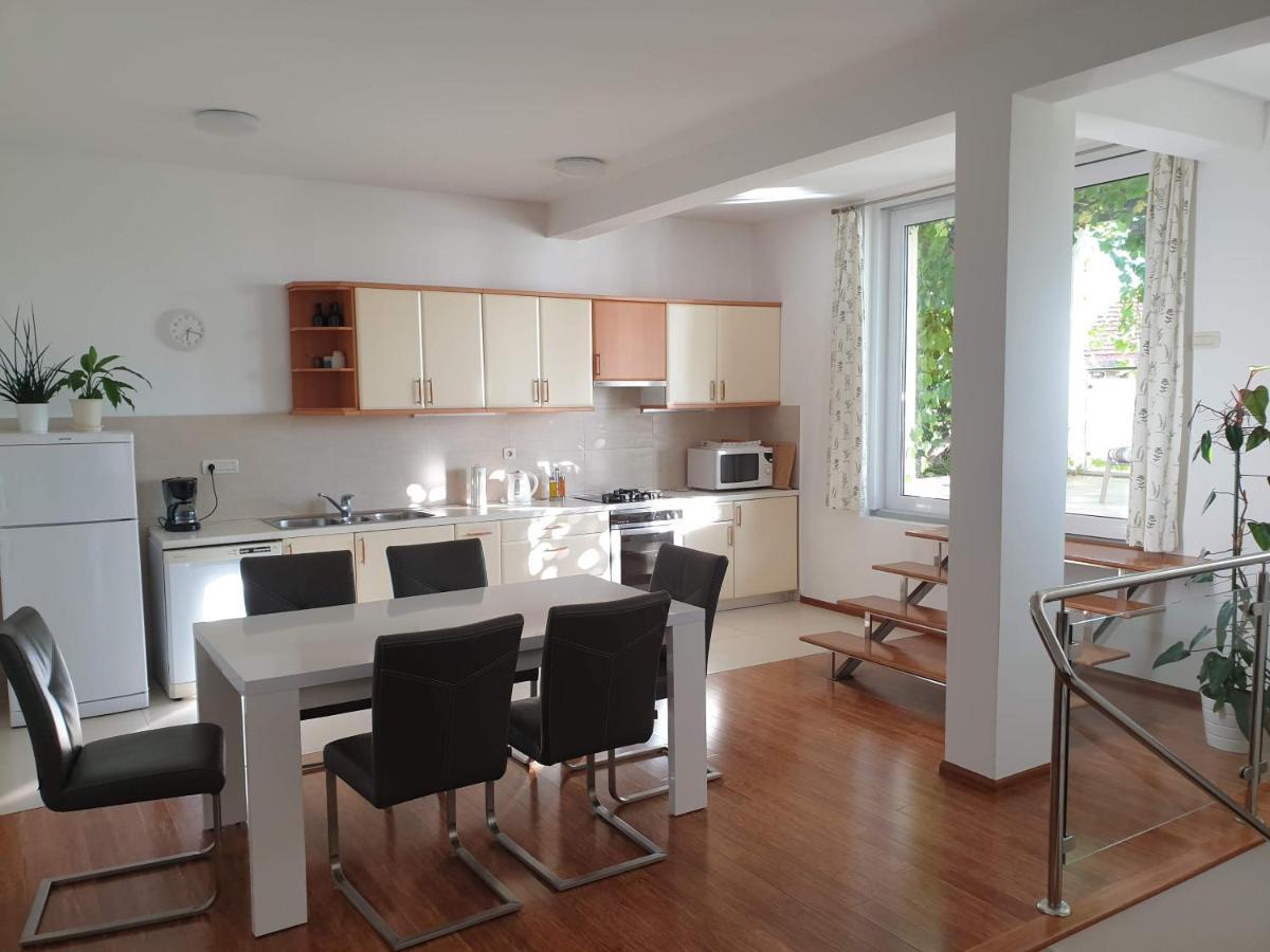 Апартаменти Abelia, Two Terraces, Hot Tub, Free Parking Дубровник Екстер'єр фото