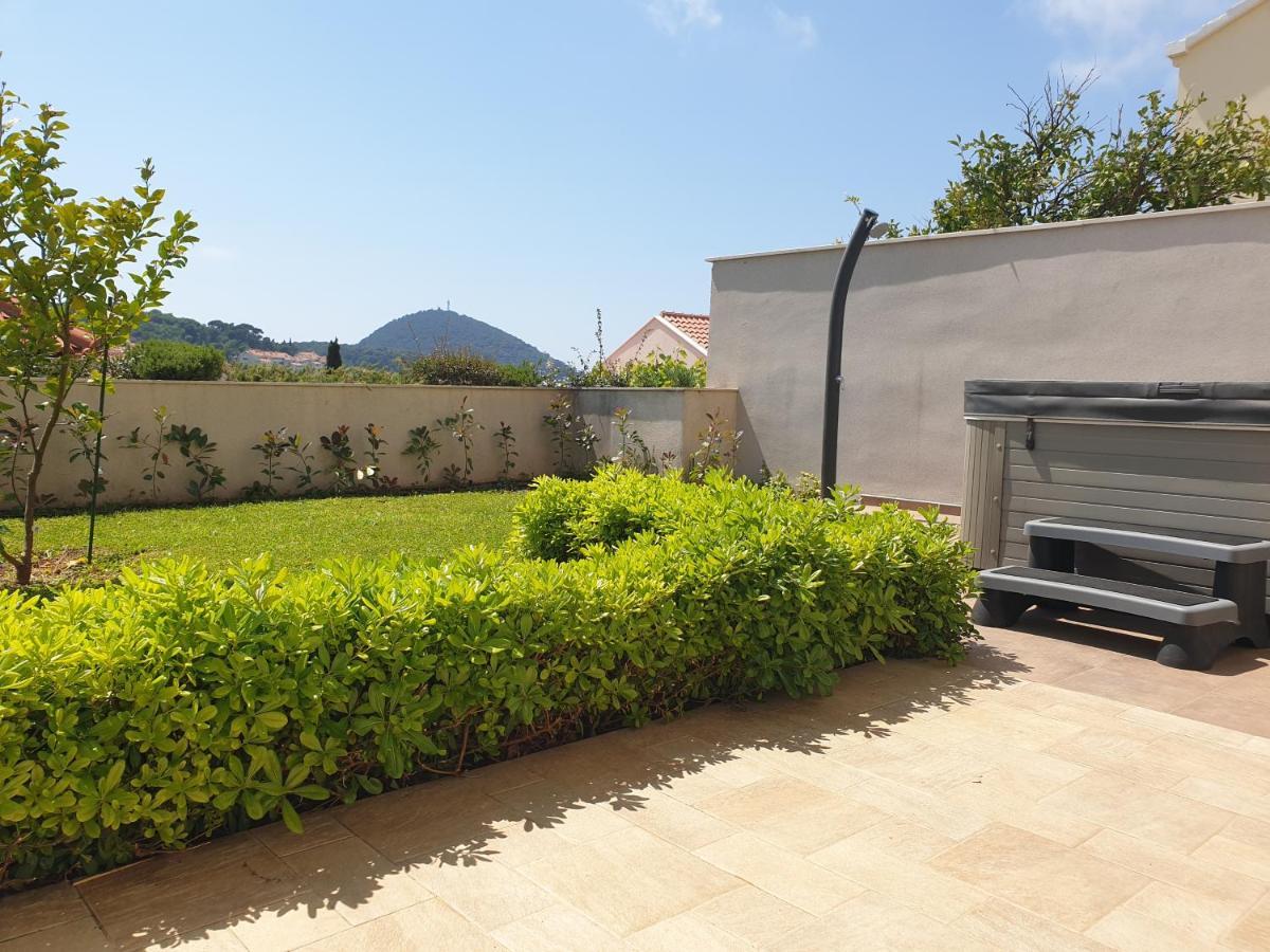 Апартаменти Abelia, Two Terraces, Hot Tub, Free Parking Дубровник Екстер'єр фото