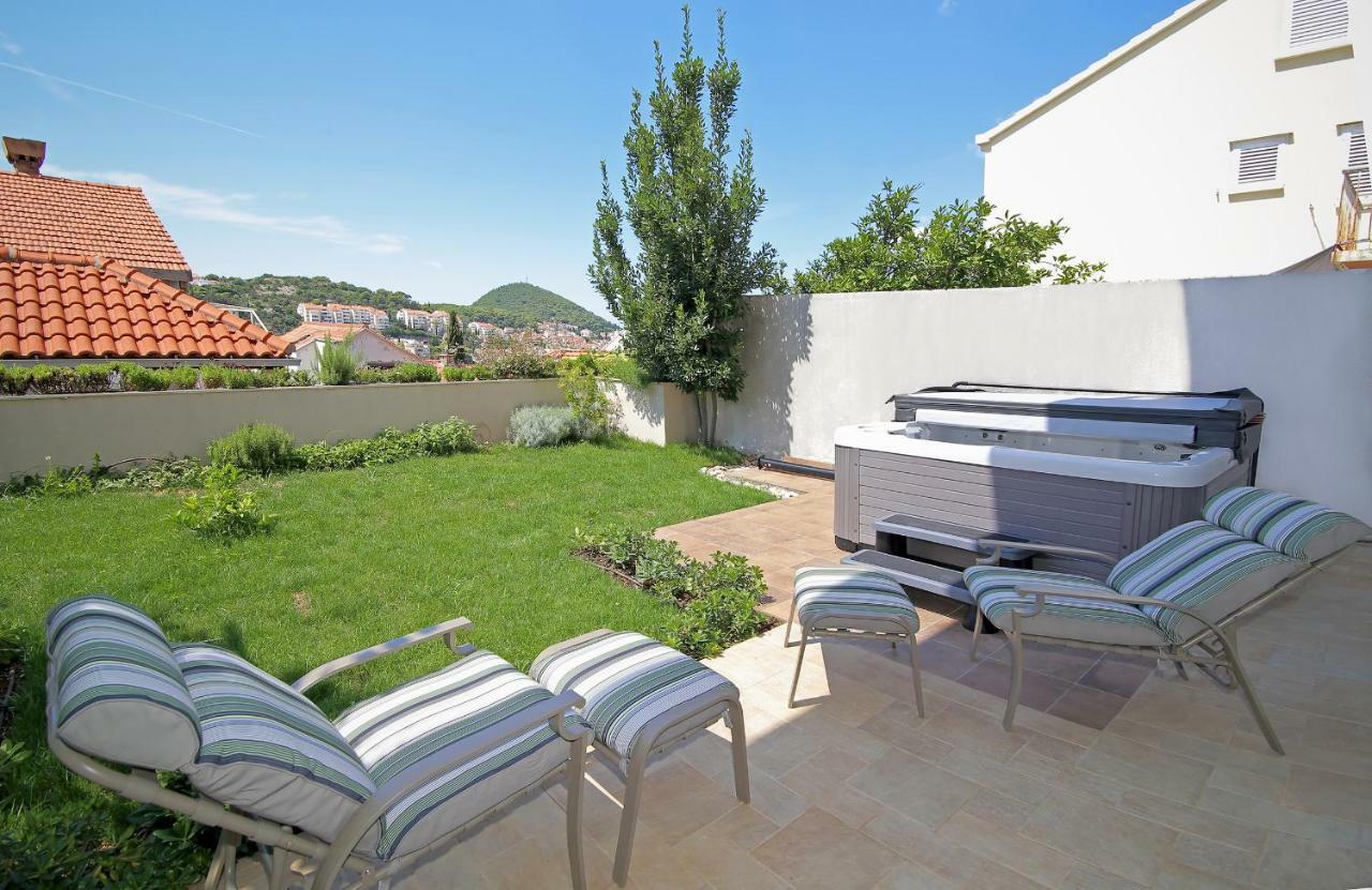 Апартаменти Abelia, Two Terraces, Hot Tub, Free Parking Дубровник Екстер'єр фото