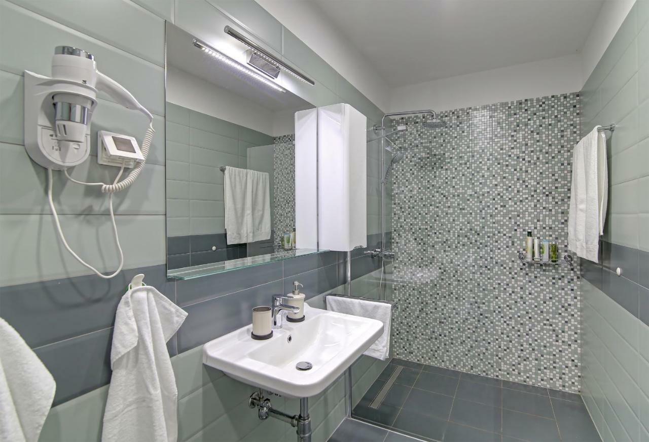 Апартаменти Abelia, Two Terraces, Hot Tub, Free Parking Дубровник Екстер'єр фото