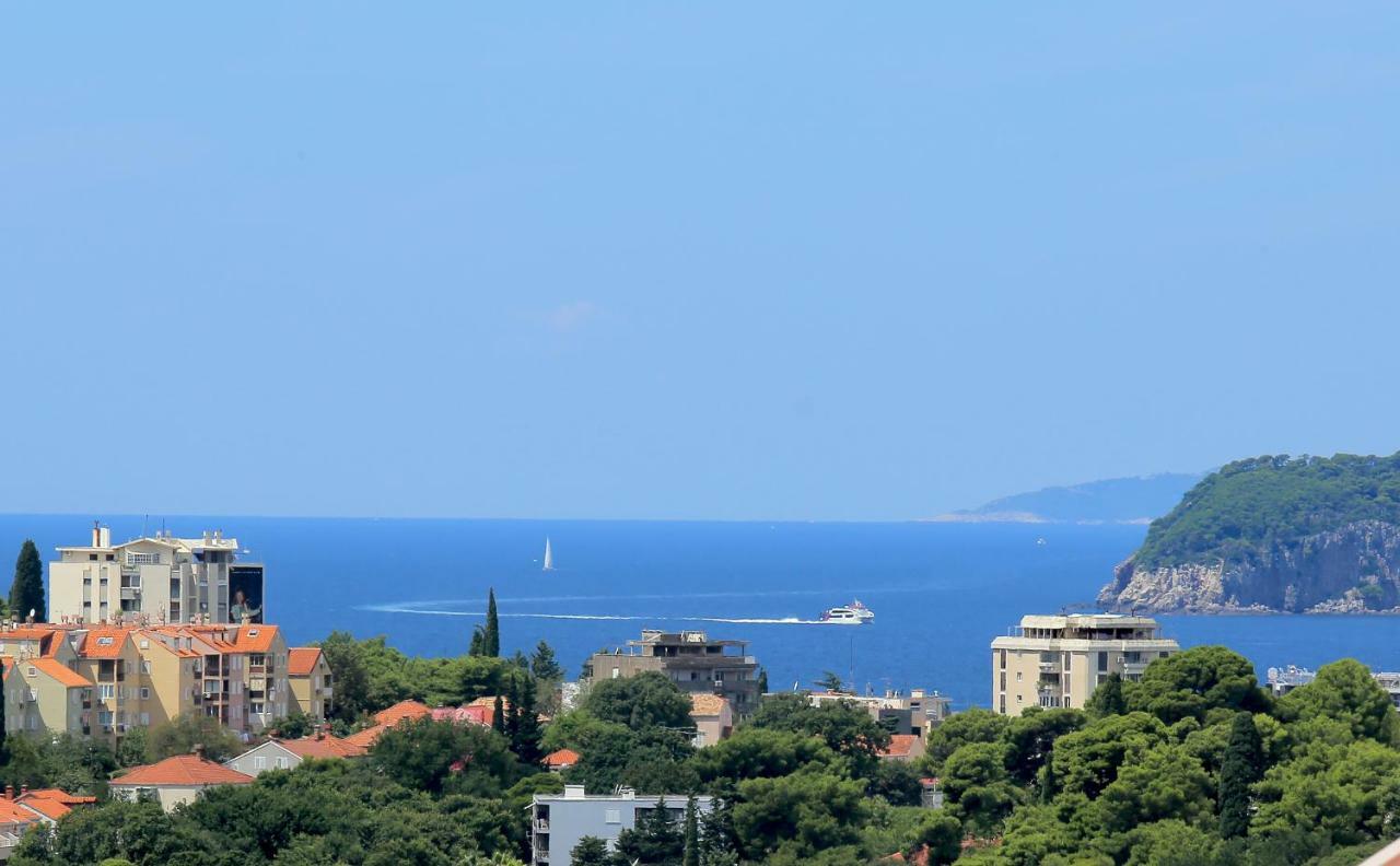 Апартаменти Abelia, Two Terraces, Hot Tub, Free Parking Дубровник Екстер'єр фото