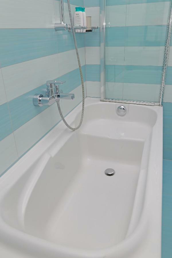 Апартаменти Abelia, Two Terraces, Hot Tub, Free Parking Дубровник Екстер'єр фото